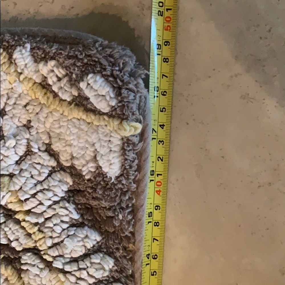 Bathroom Rug - Picture 4 of 5